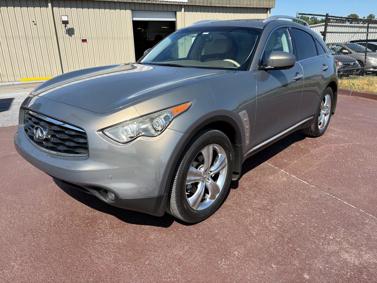 Used 2009 INFINITI FX35 2WD w/ Navigation Pkg image 2