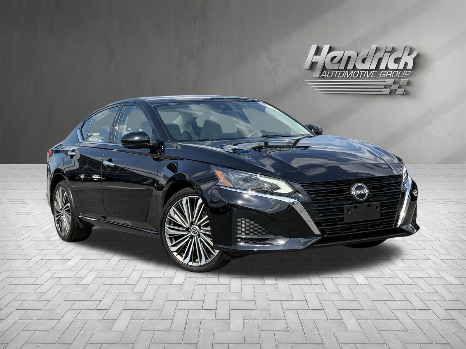Used 2024 Nissan Altima 2.5 SL AWD/4WD image 2