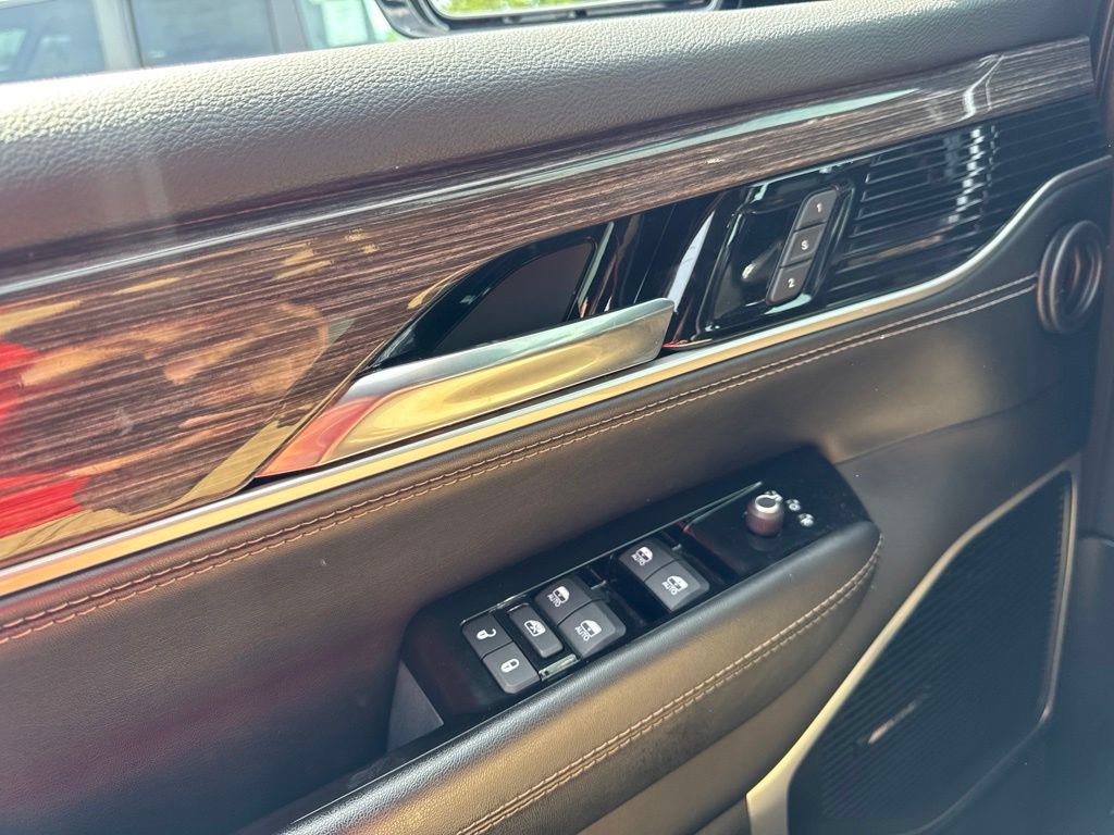 Used 2022 Jeep Wagoneer Series III w/ Convenience Group I AWD/4WD image 28