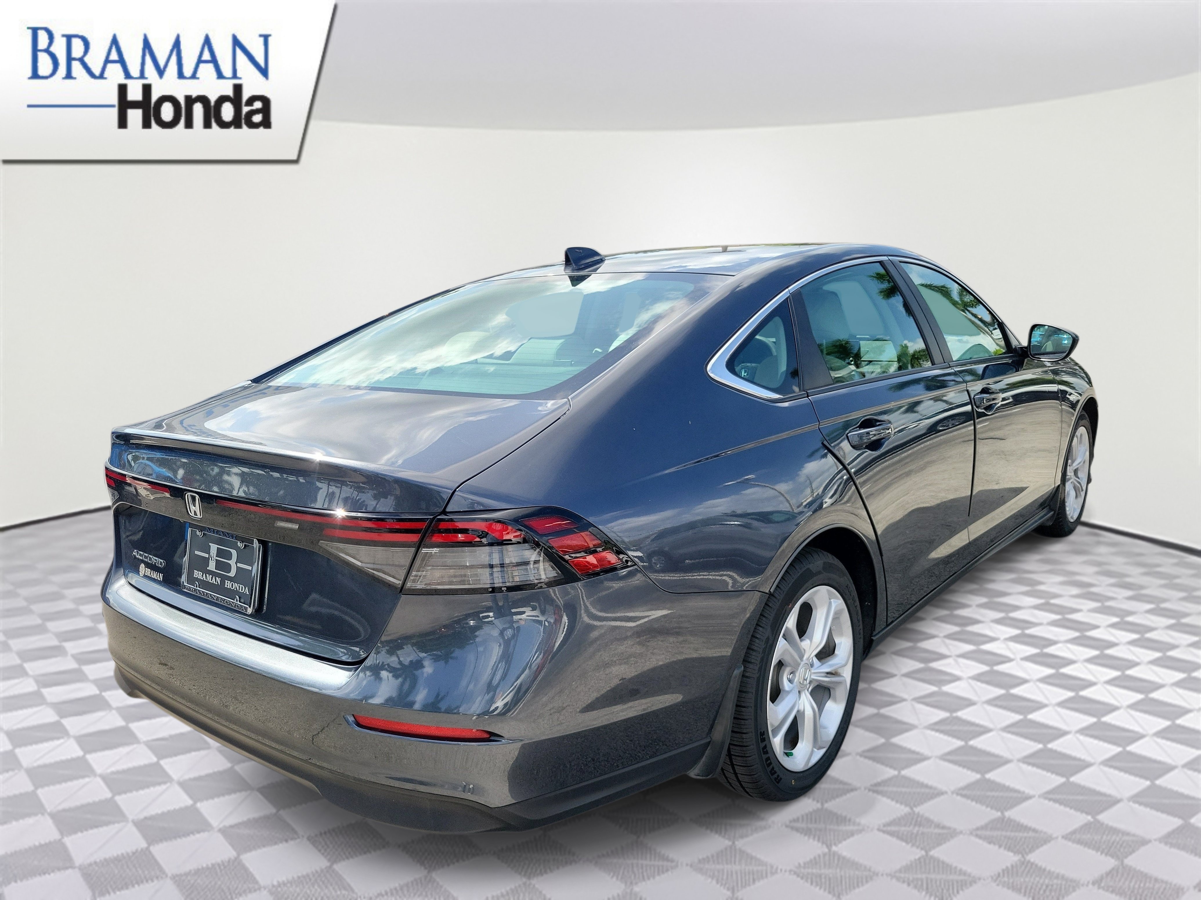Certified 2023 Honda Accord LX image 3