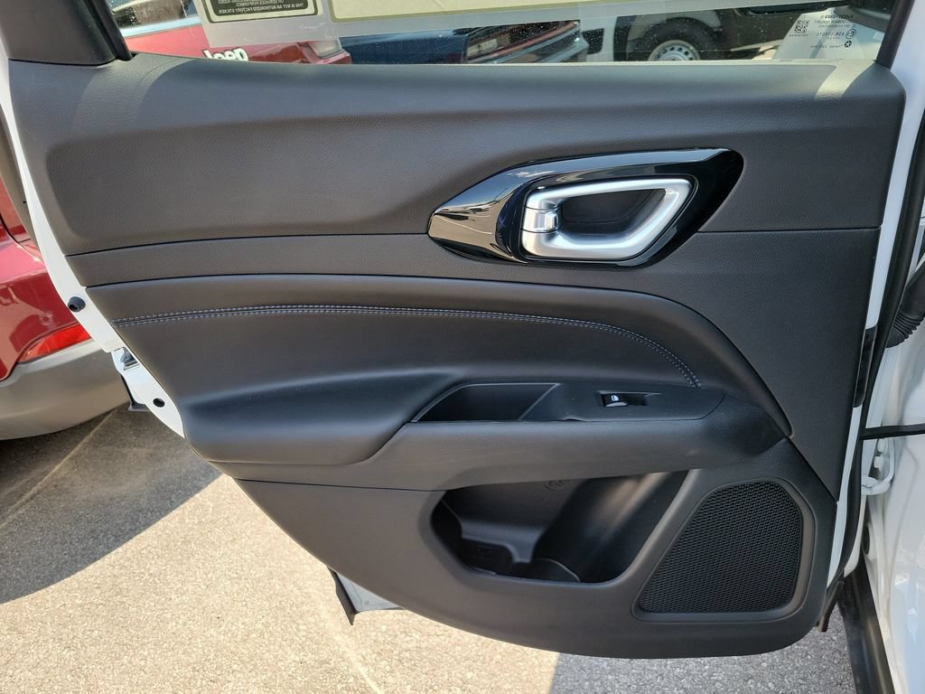 New 2026 Jeep Compass Latitude AWD/4WD image 29