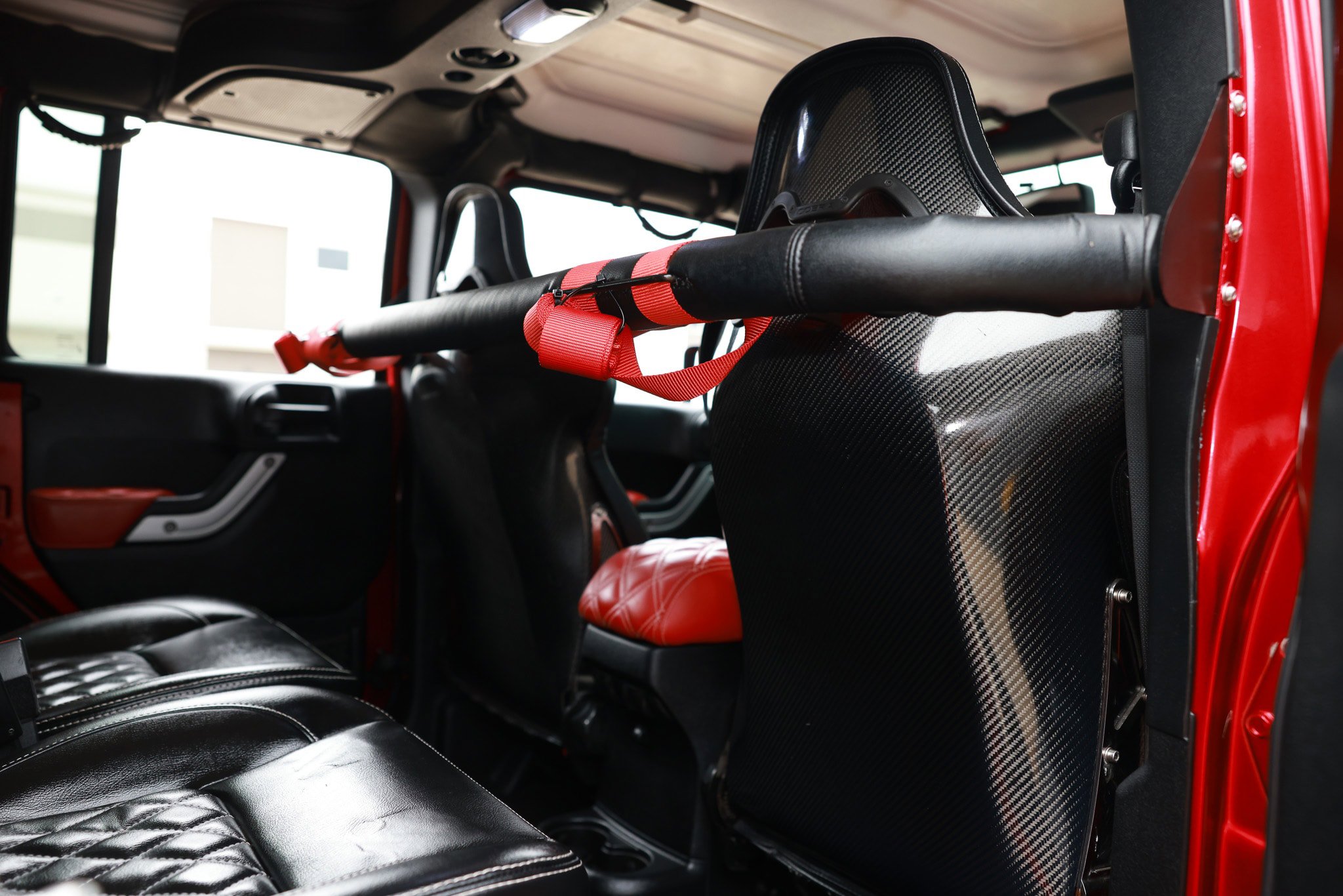 Used 2016 Jeep Wrangler Unlimited Rubicon w/ Connectivity Group image 34