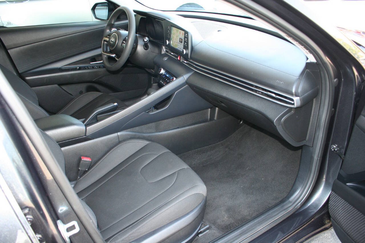 Used 2021 Hyundai Elantra SEL FWD image 13