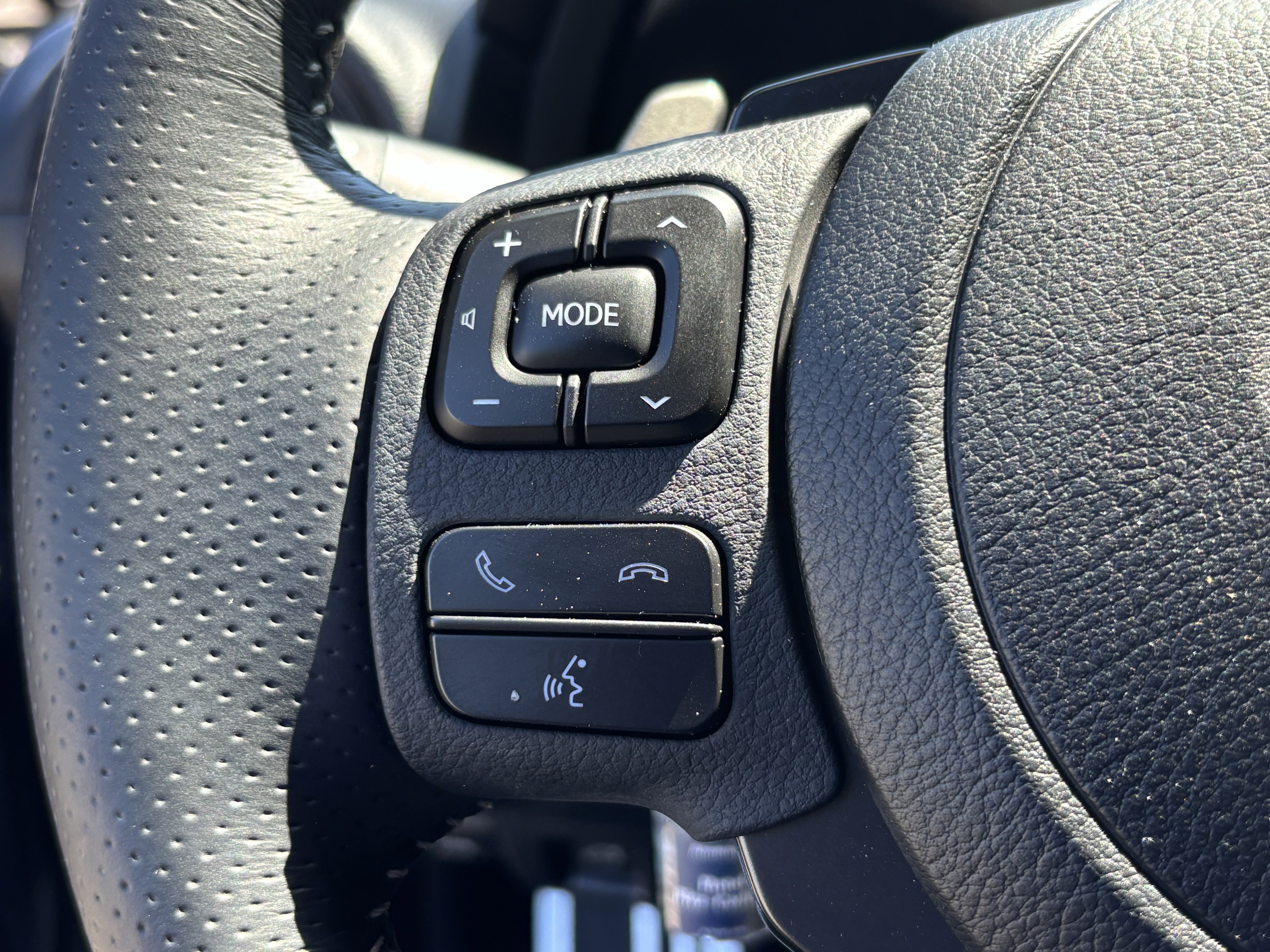 Used 2025 Lexus IS 350 F Sport w/ Navigation Package image 18