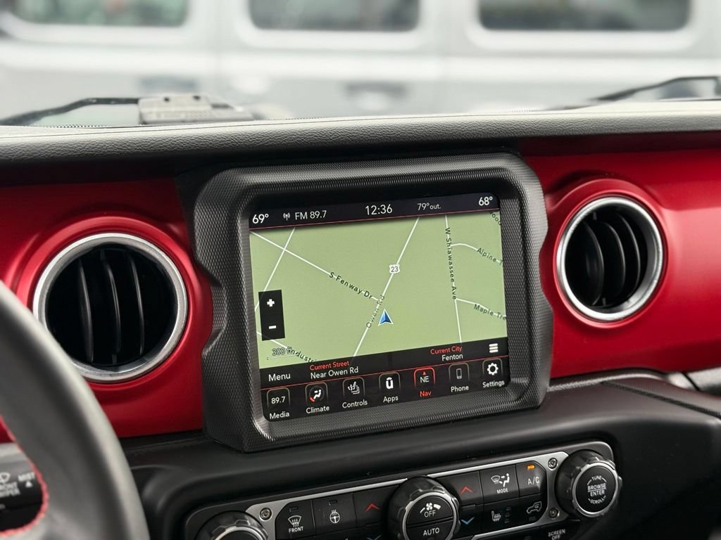 Used 2023 Jeep Gladiator Rubicon w/ Cold Weather Group AWD/4WD image 3