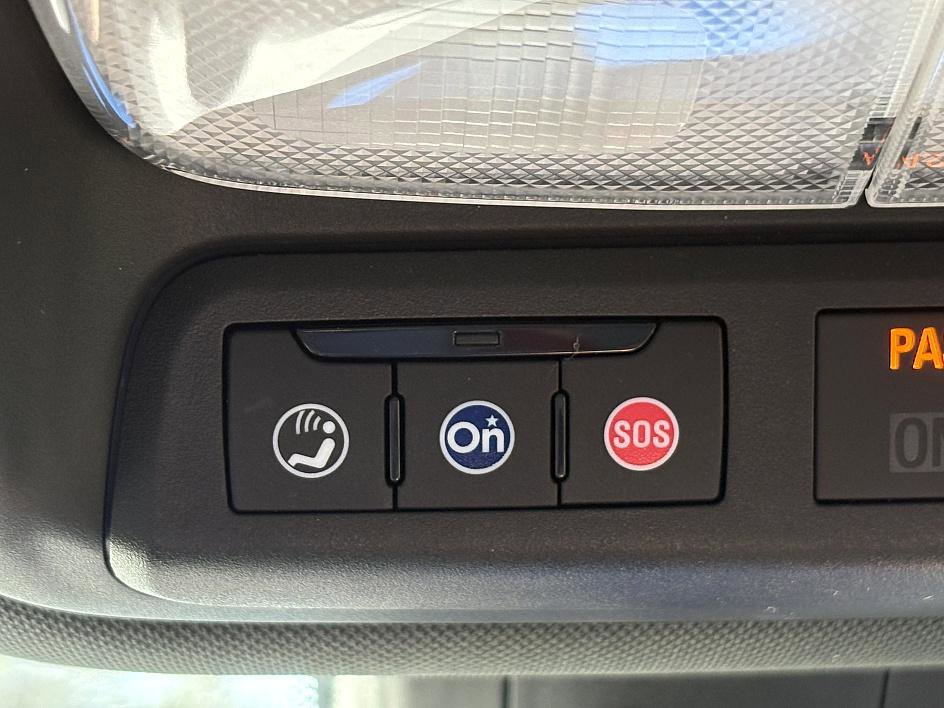 Used 2021 Chevrolet TrailBlazer RS w/ Sun and Liftgate Package image 21