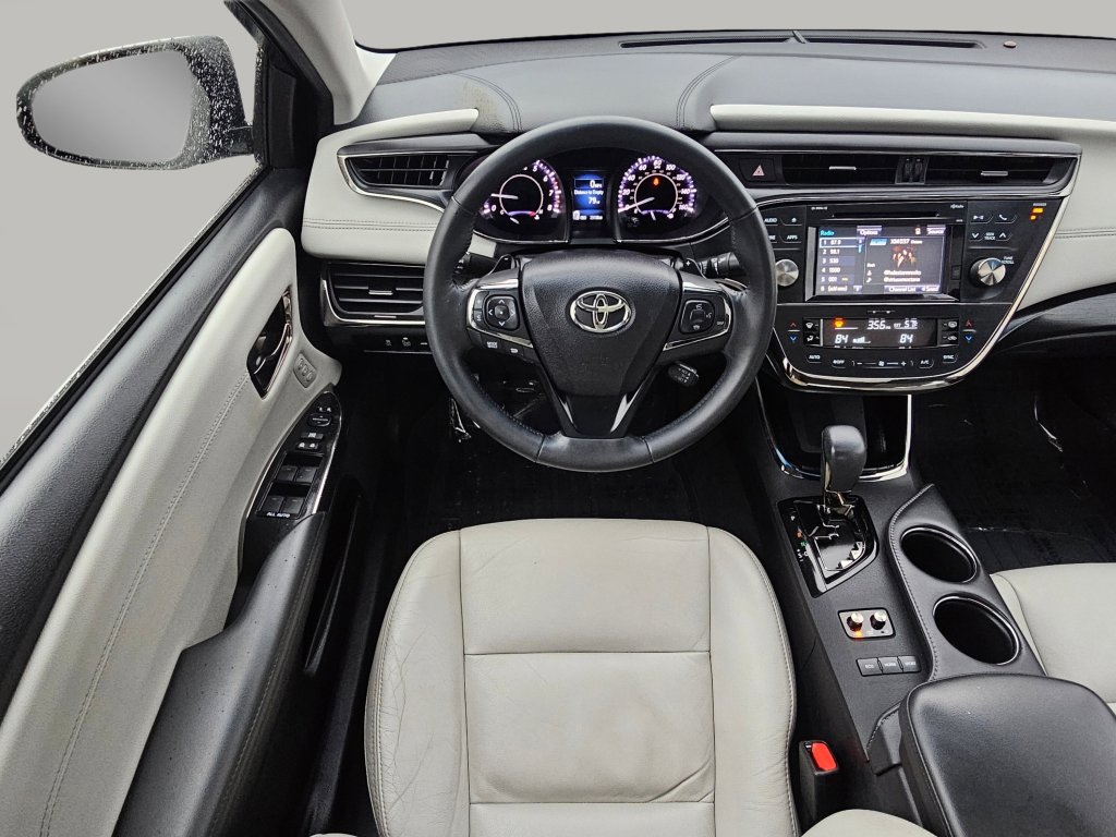 Used 2016 Toyota Avalon Touring image 3