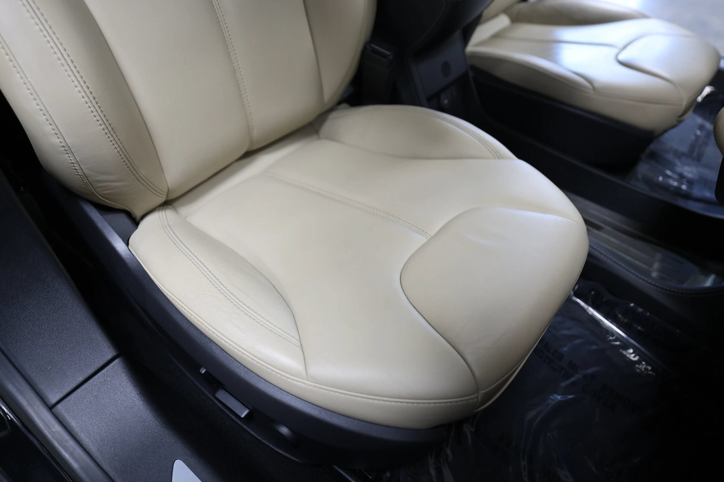 Used 2015 Tesla Model S 85 RWD image 38