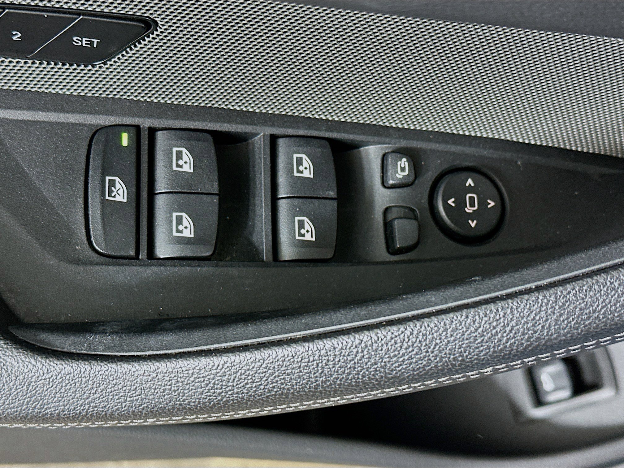 Used 2023 BMW i4 eDrive40 image 15