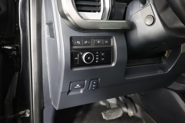 Used 2024 Ford F250 Platinum w/ FX4 Off-Road Package AWD/4WD image 46