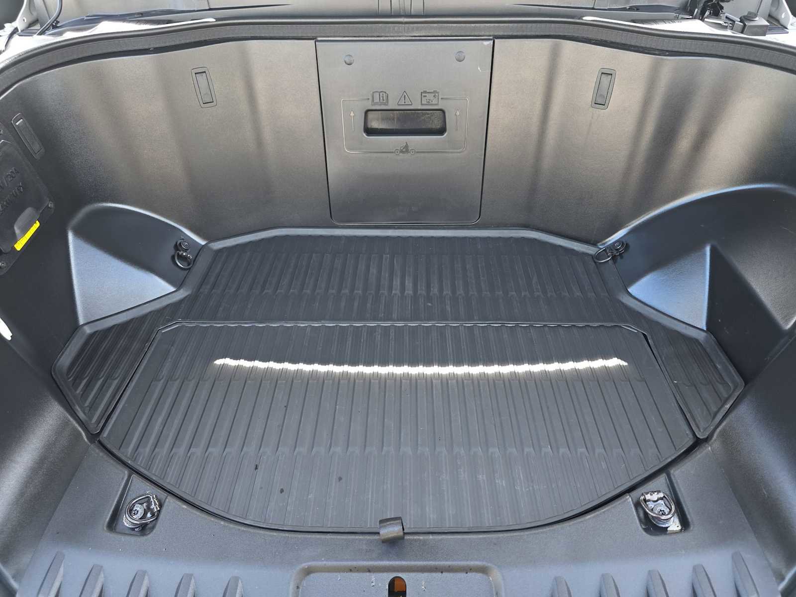 Used 2022 Ford F150 Lightning XLT image 13