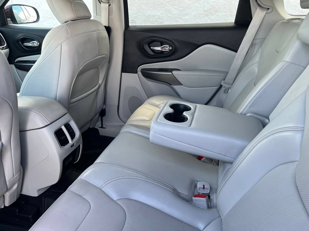 Certified 2021 Jeep Cherokee Latitude Lux w/ Sun & Sound Group AWD/4WD image 24
