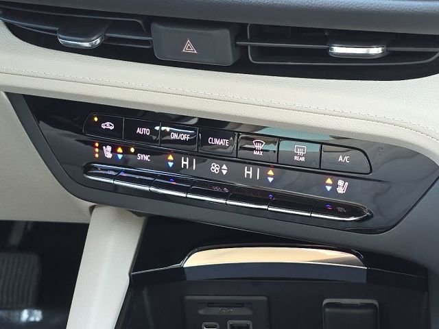 Used 2023 Buick Envision Avenir FWD image 42