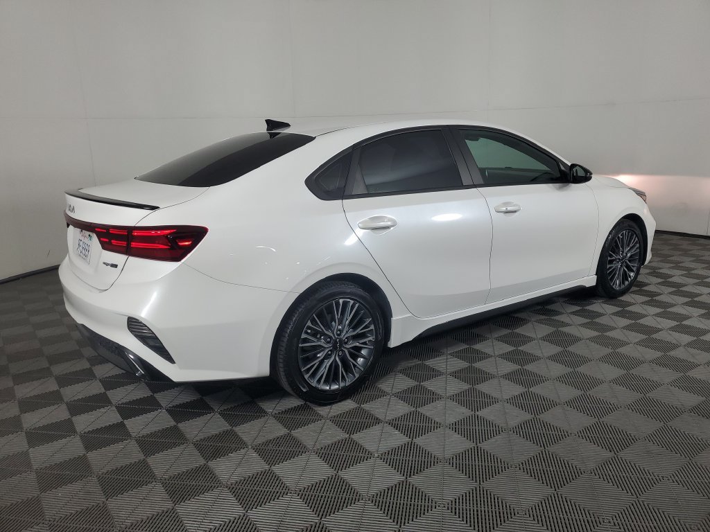 Used 2023 Kia Forte GT-Line w/ GT-Line Technology Package FWD image 4