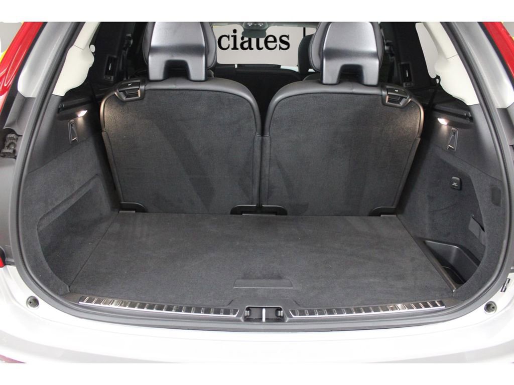 Certified 2025 Volvo XC90 B5 Core image 43