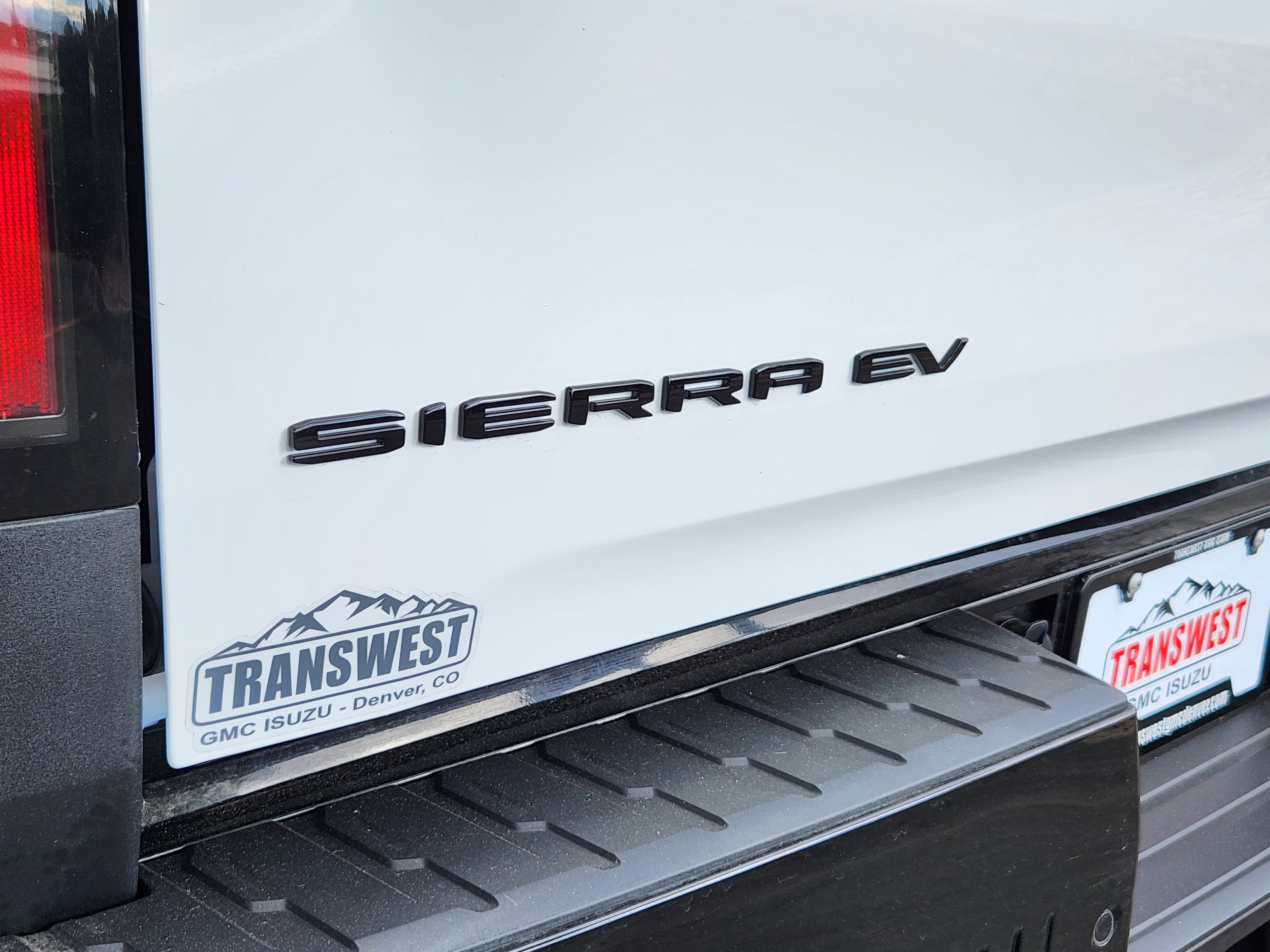 New 2026 GMC Sierra EV Elevation w/ LPO, Elevation Dark Package image 14