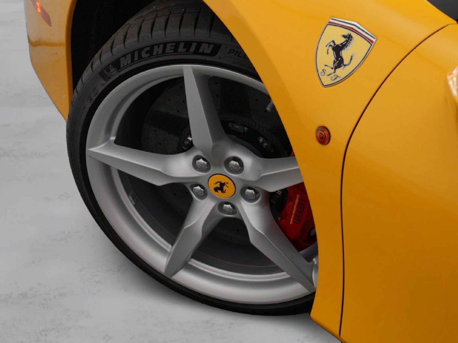 Used 2018 Ferrari 488 Spider RWD image 7