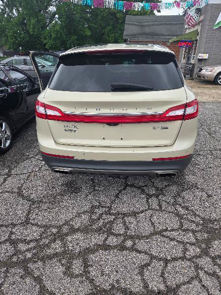 Used 2016 Lincoln MKX Reserve w/ Technology Package AWD/4WD image 5