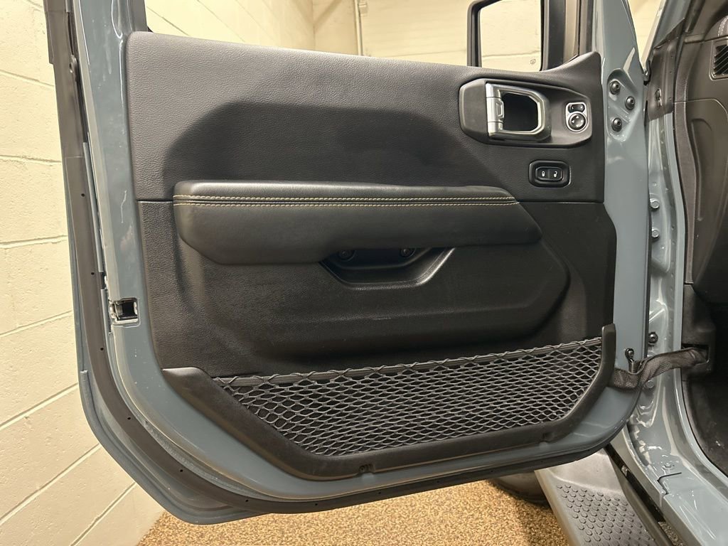 Used 2025 Jeep Wrangler Unlimited Sahara image 13