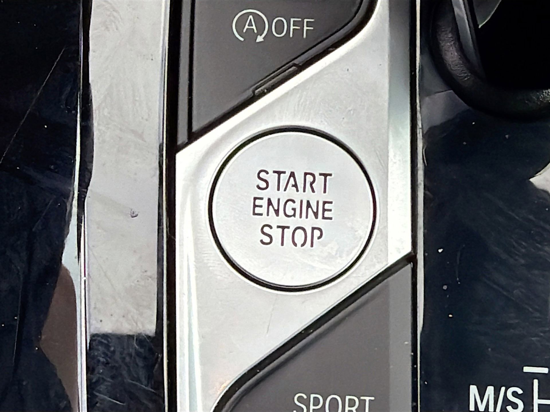 Certified 2025 BMW X4 xDrive30i w/ Premium Package image 37