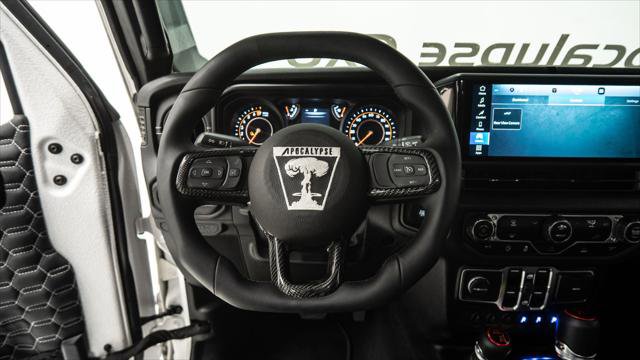 Used 2025 Jeep Gladiator Sport image 16