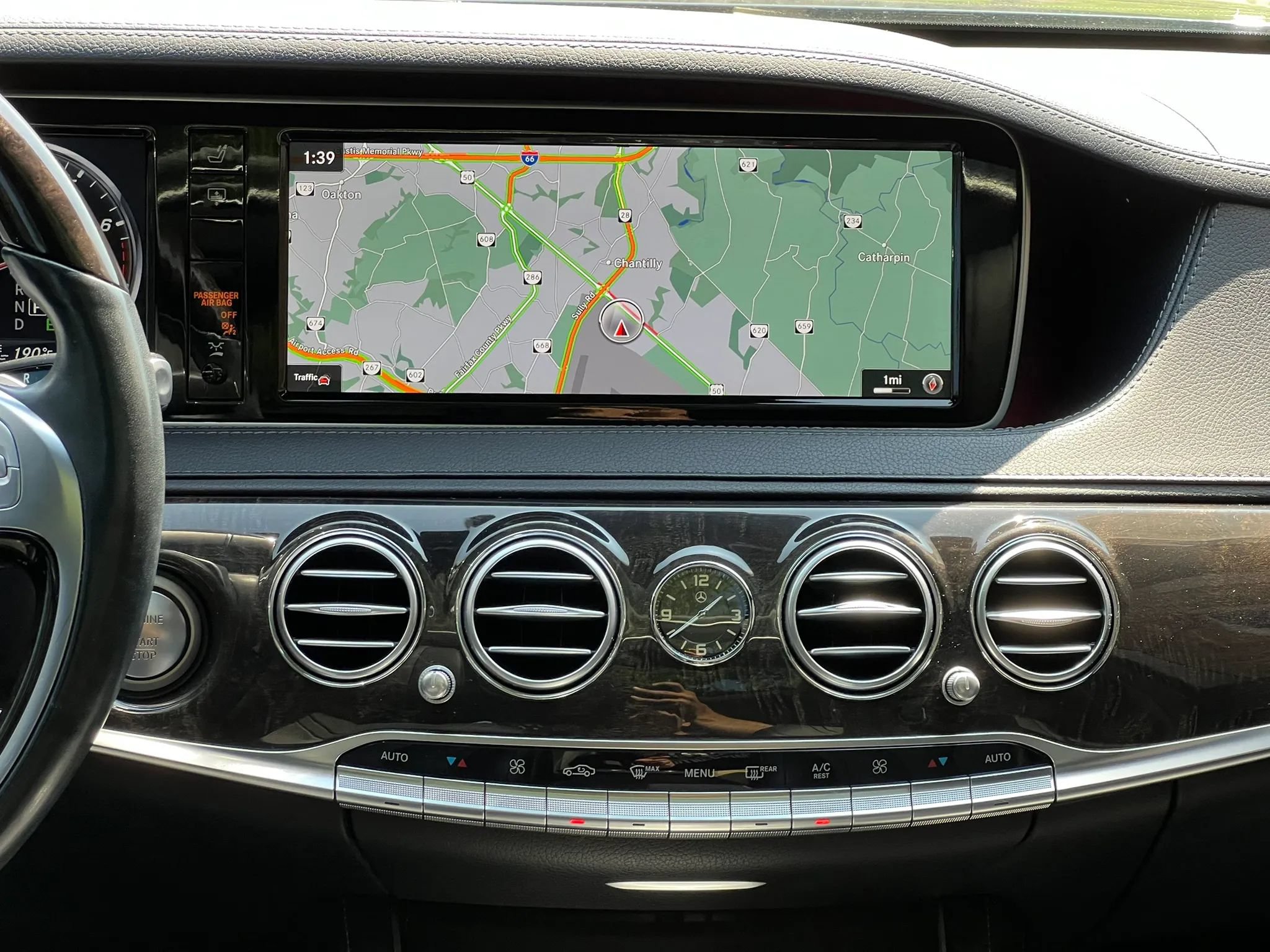 Used 2017 Mercedes-Benz S 550 4MATIC Sedan w/ Premium Package image 25