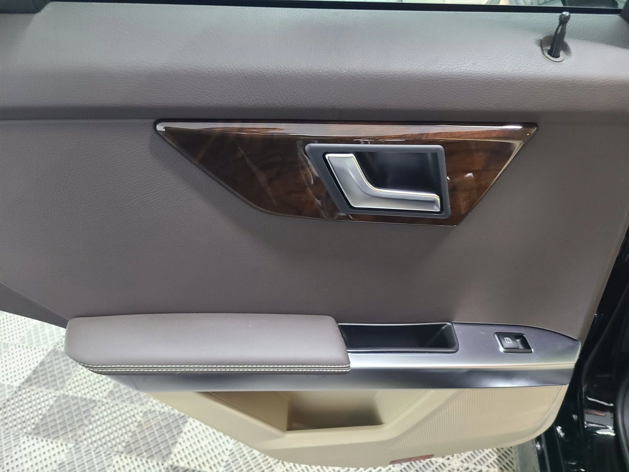 Used 2014 Mercedes-Benz GLK 350 4MATIC image 37