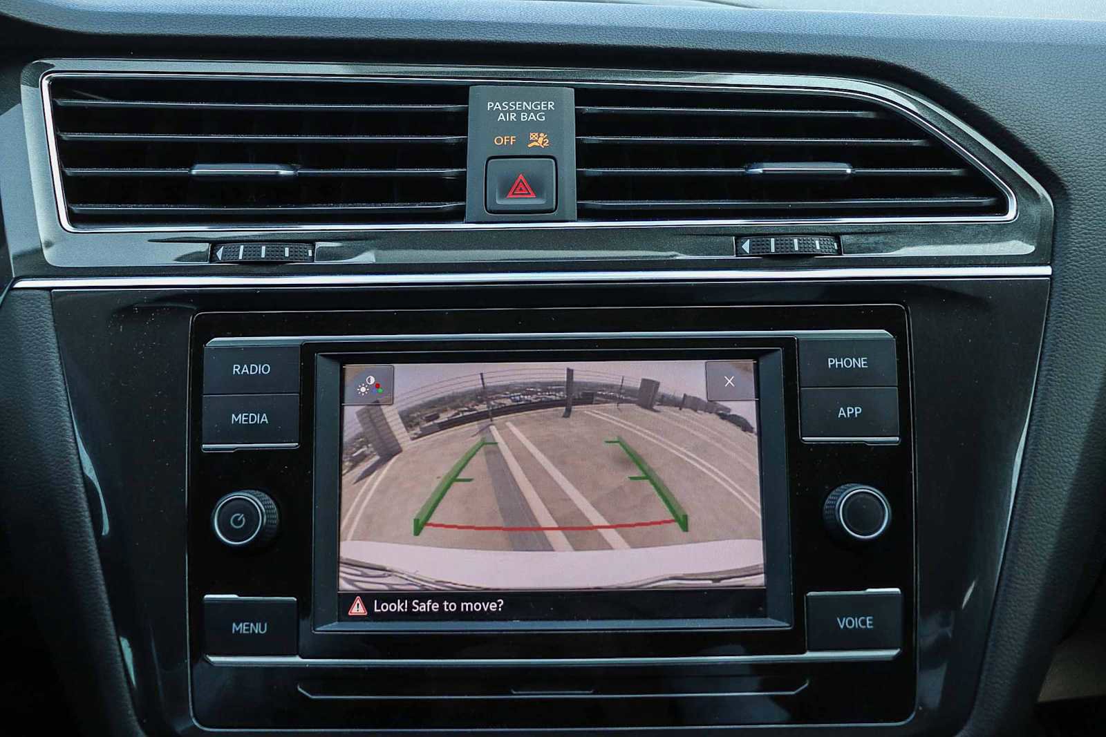 Used 2022 Volkswagen Tiguan S image 23