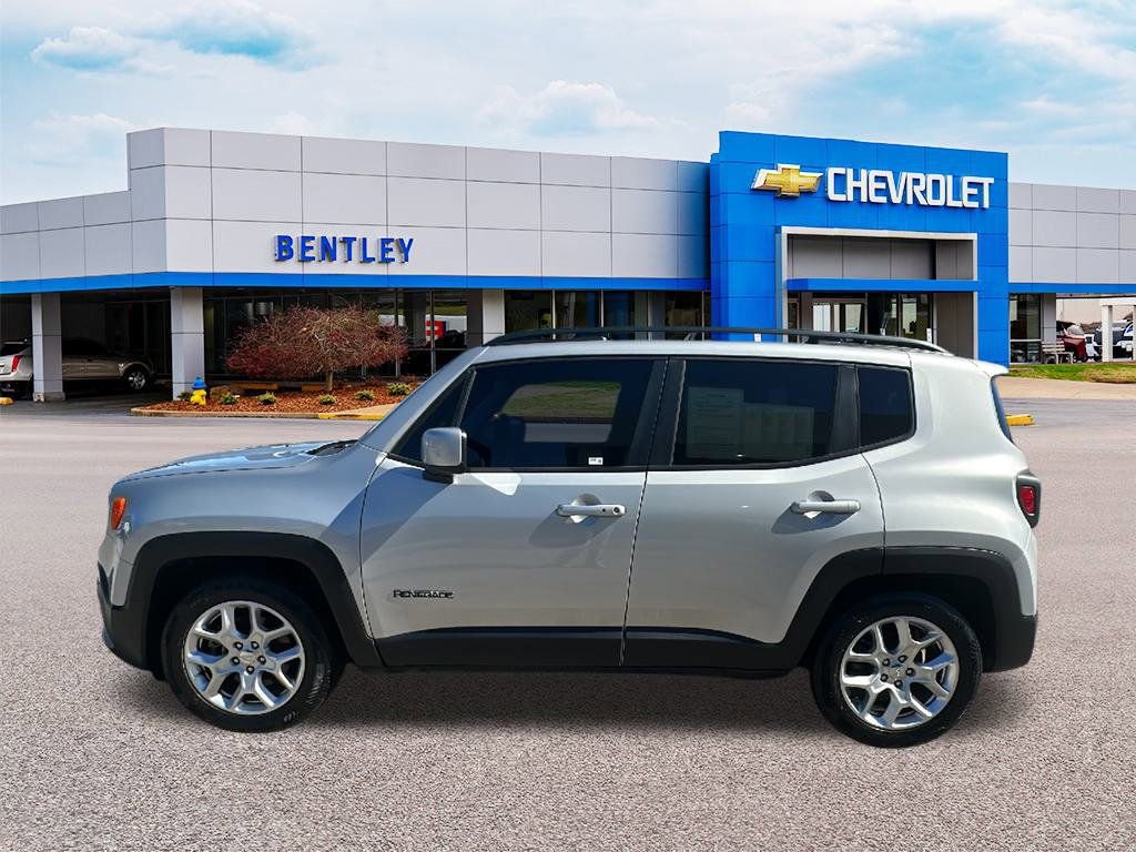 Used 2018 Jeep Renegade Latitude image 2