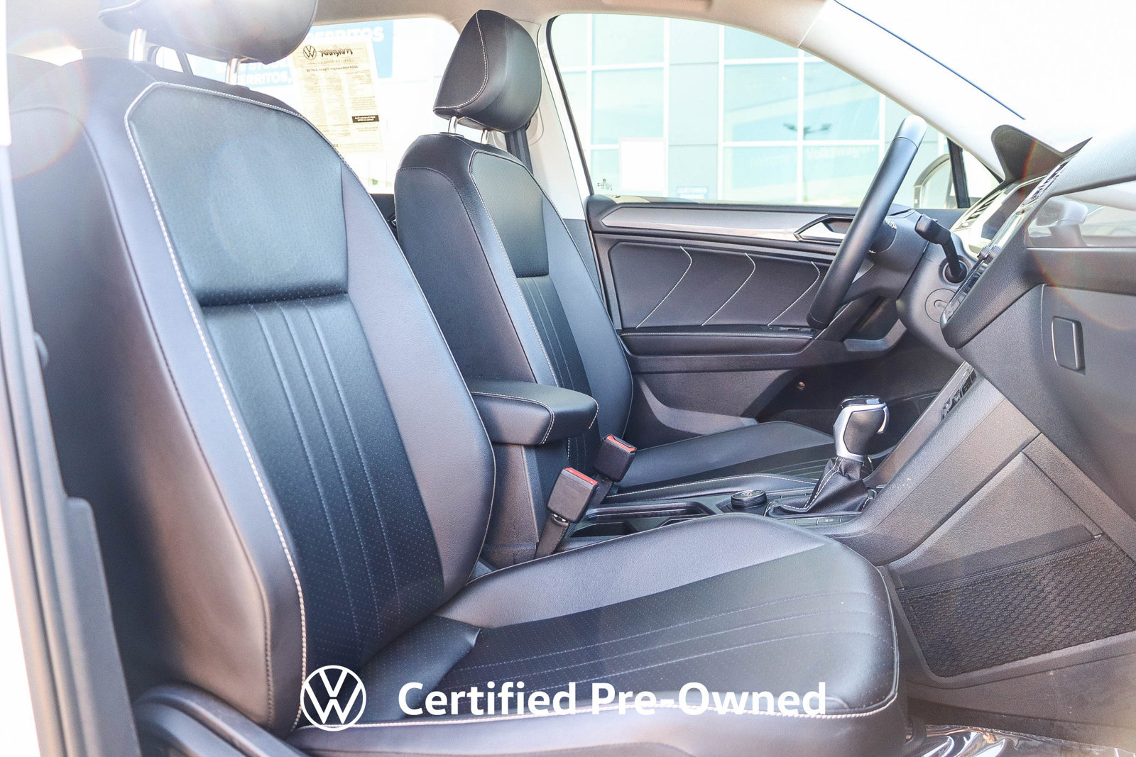 Used 2024 Volkswagen Tiguan SE AWD/4WD image 18