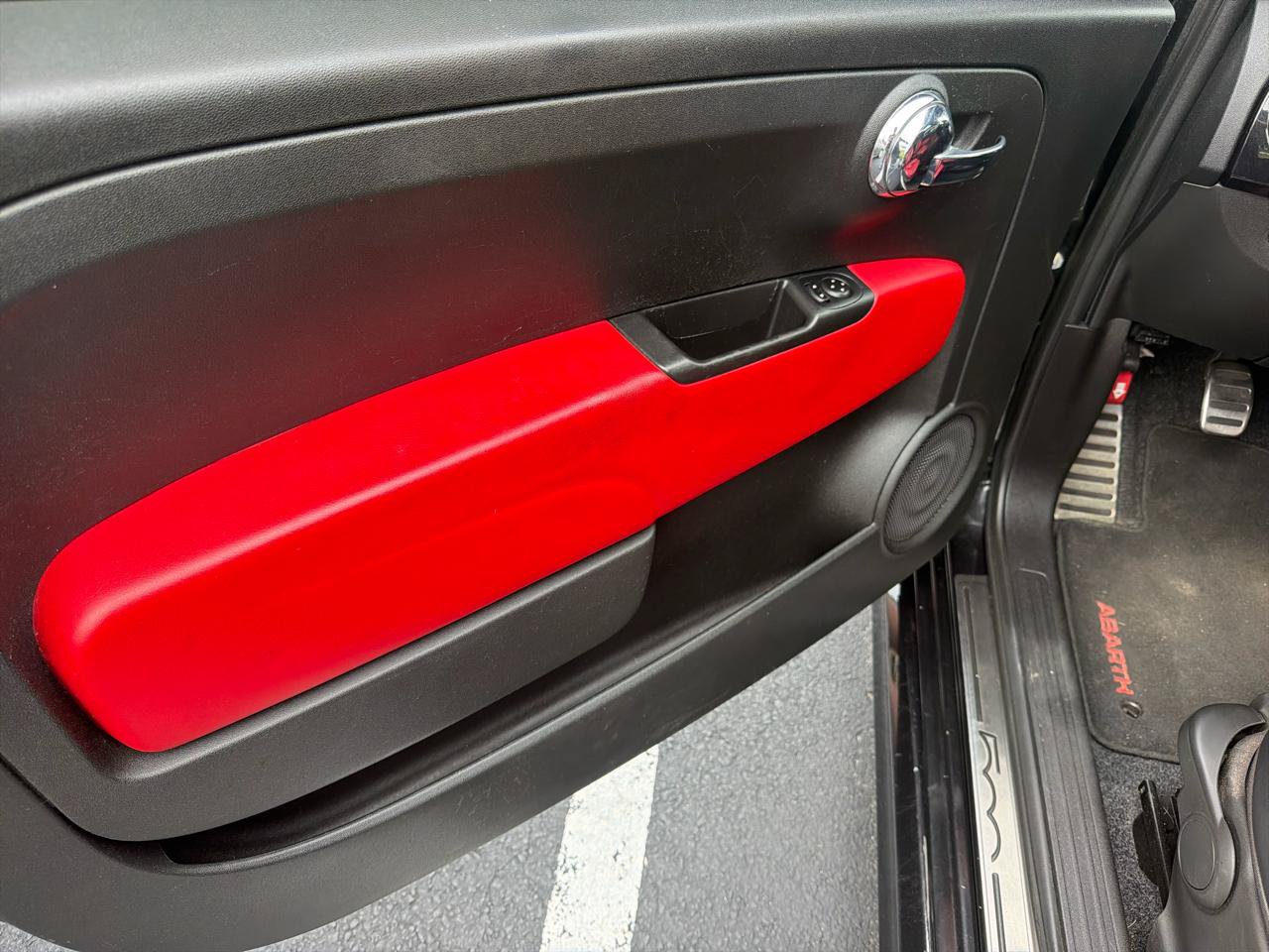 Used 2013 FIAT 500 Abarth w/ Comfort/Convenience Group FWD image 9