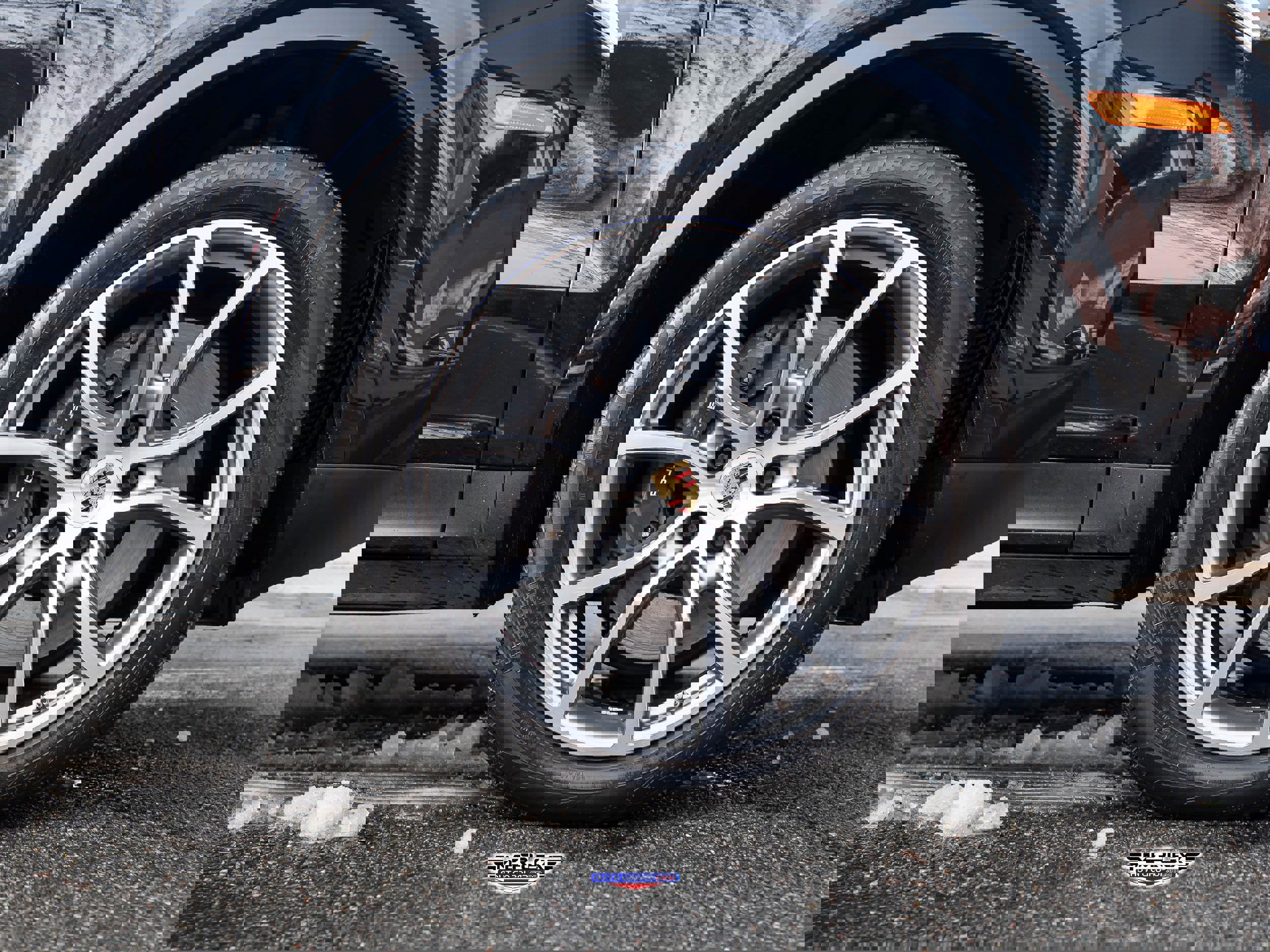 Used 2022 Porsche Cayenne Platinum Edition image 9