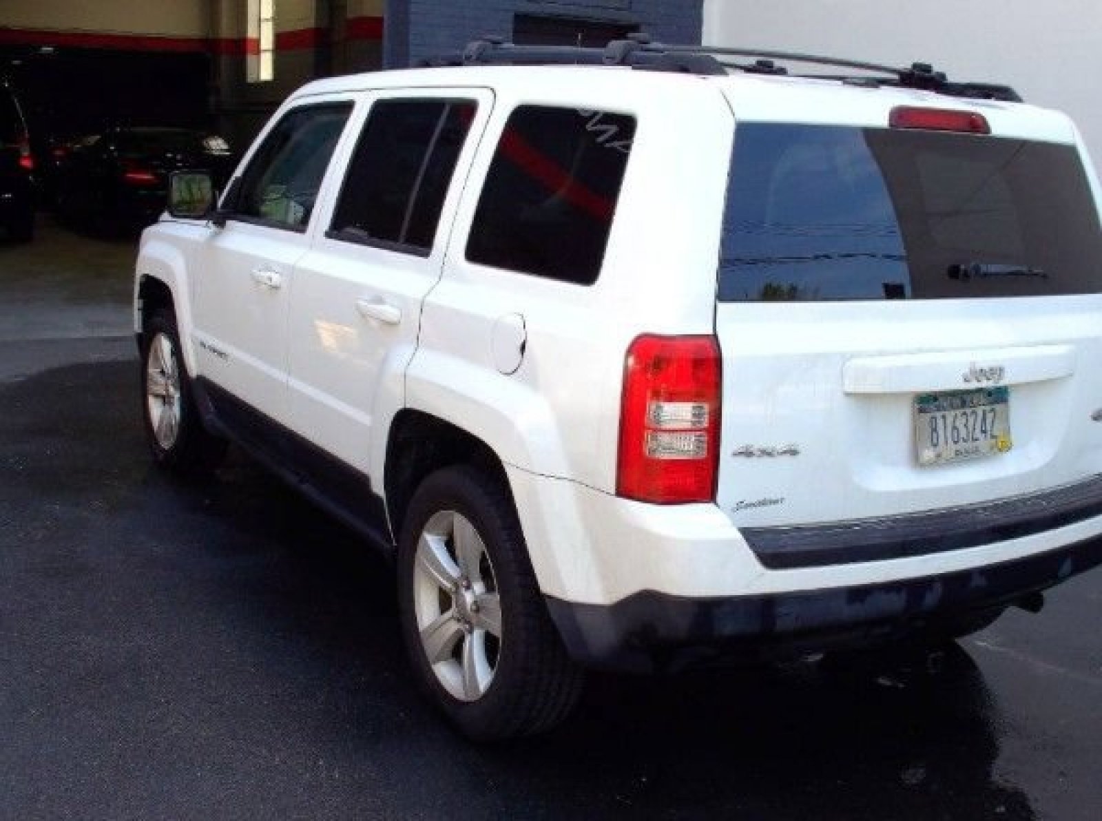 Used 2015 Jeep Patriot Latitude AWD/4WD image 3
