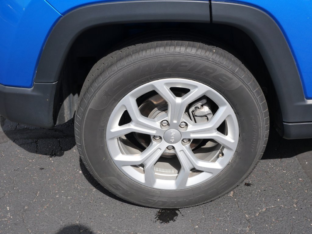 Used 2024 Jeep Compass Latitude AWD/4WD image 9