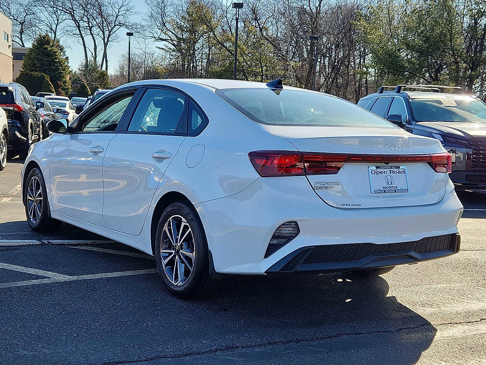 Used 2022 Kia Forte LXS w/ LXS Technology Package FWD image 4