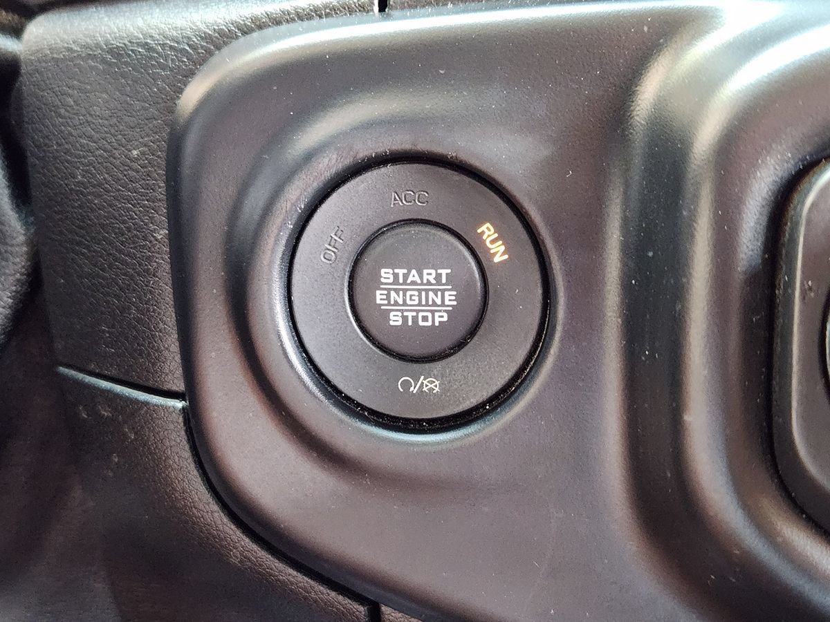 Used 2020 Jeep Wrangler Unlimited Sahara AWD/4WD image 41
