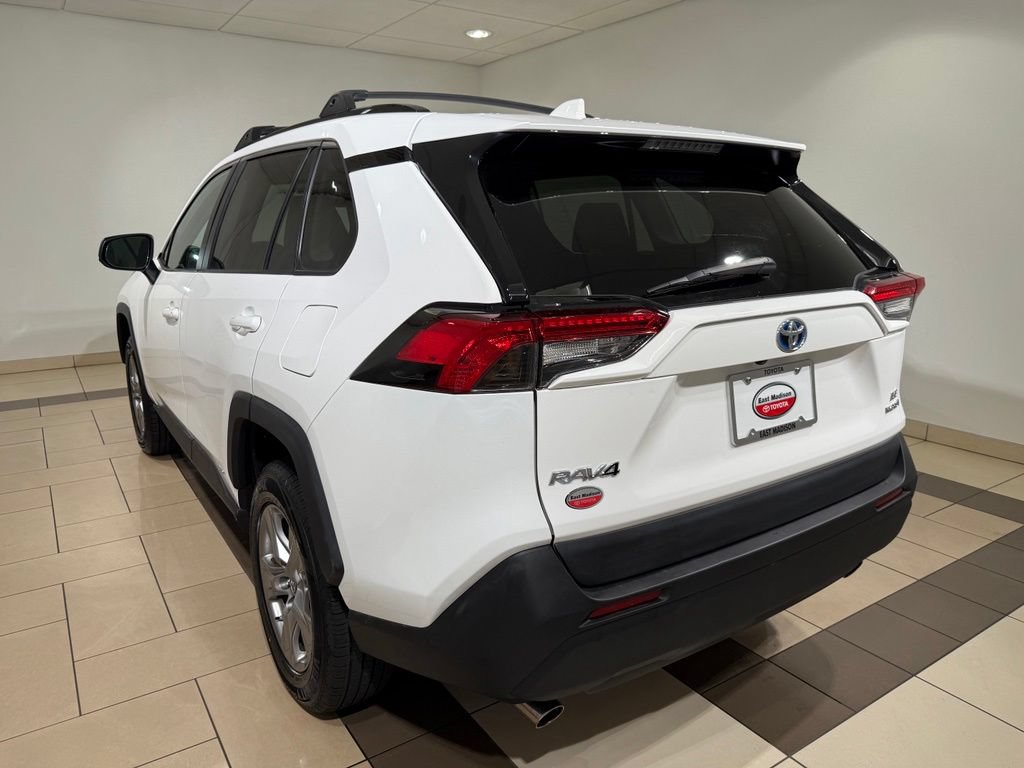 Certified 2024 Toyota RAV4 LE AWD/4WD image 3