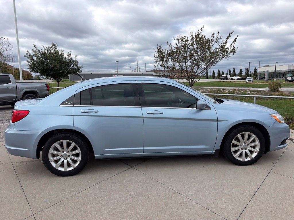 Used 2014 Chrysler 200 Touring FWD image 18