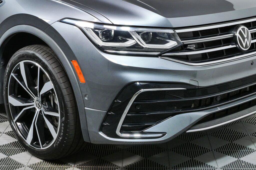 Used 2024 Volkswagen Tiguan SEL R-Line AWD/4WD image 38