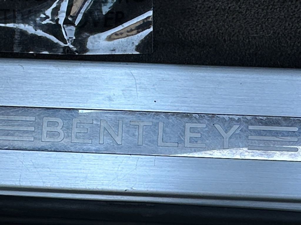 Used 2017 Bentley Bentayga W12 image 38