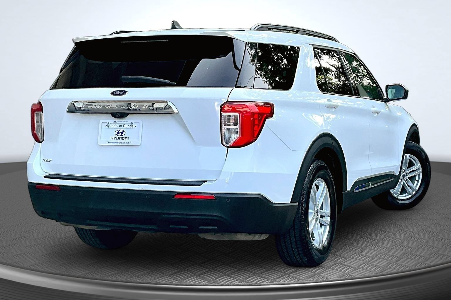 Used 2021 Ford Explorer XLT RWD image 6