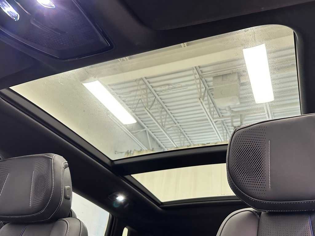 Used 2024 Cadillac Lyriq Luxury image 39