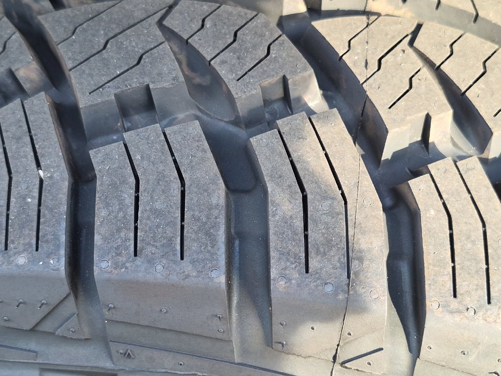 Used 2018 Jeep Wrangler Unlimited Sahara AWD/4WD image 11