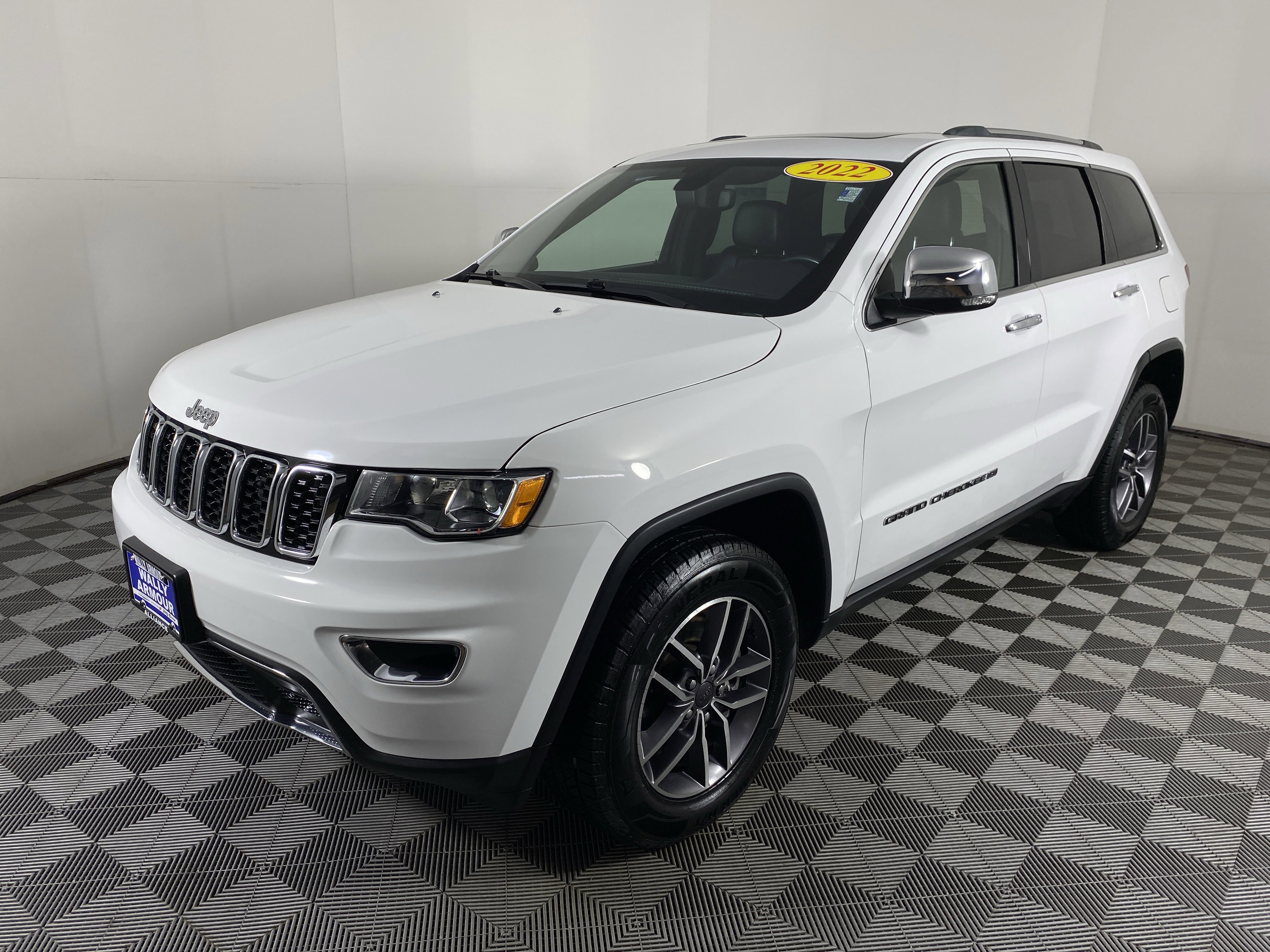 Used 2022 Jeep Grand Cherokee Limited image 13
