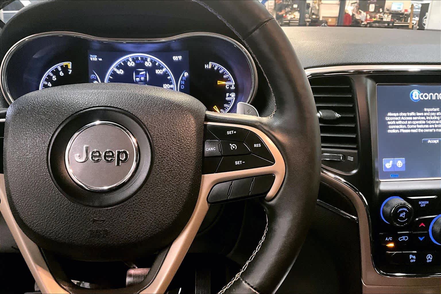 Used 2017 Jeep Grand Cherokee Limited AWD/4WD image 25