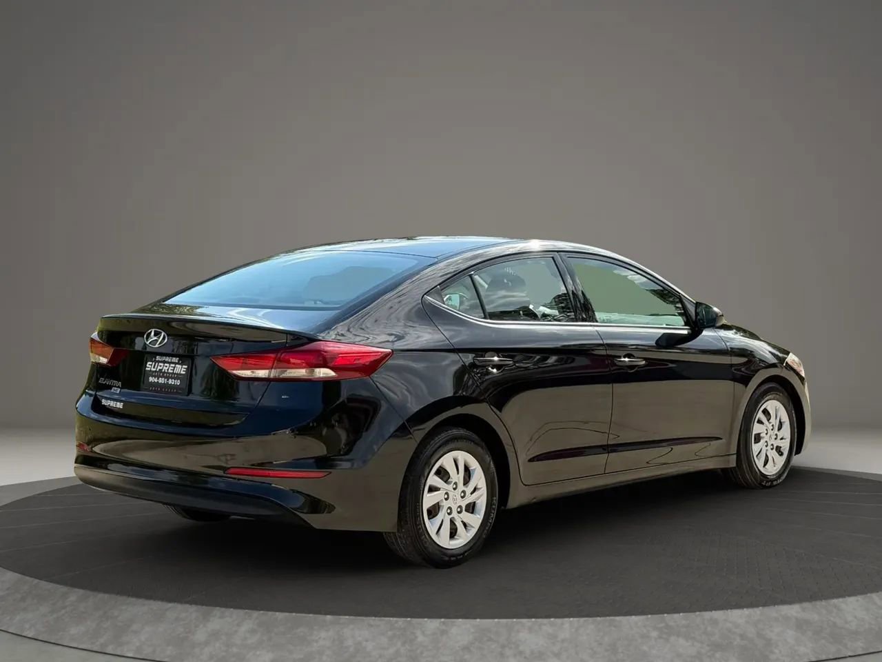 Used 2018 Hyundai Elantra SE w/ Cargo Package FWD image 3