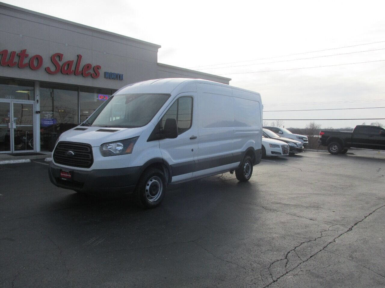 Used 2018 Ford Transit 250 148 Medium Roof image 3