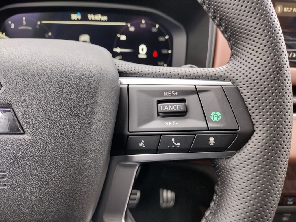 New 2026 Mitsubishi Outlander SEL image 32