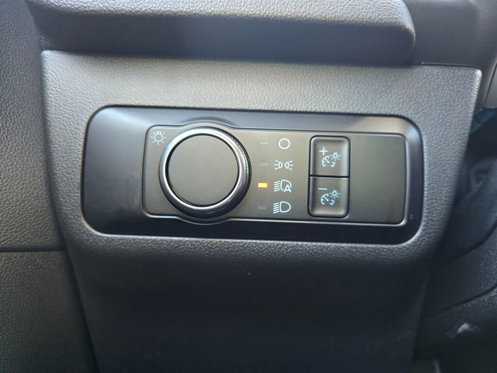 Used 2025 Ford Escape ST-Line image 32