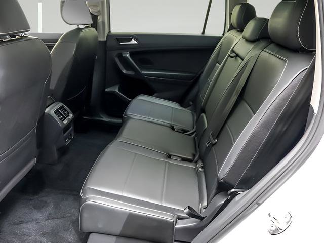 Used 2021 Volkswagen Tiguan SEL AWD/4WD image 11